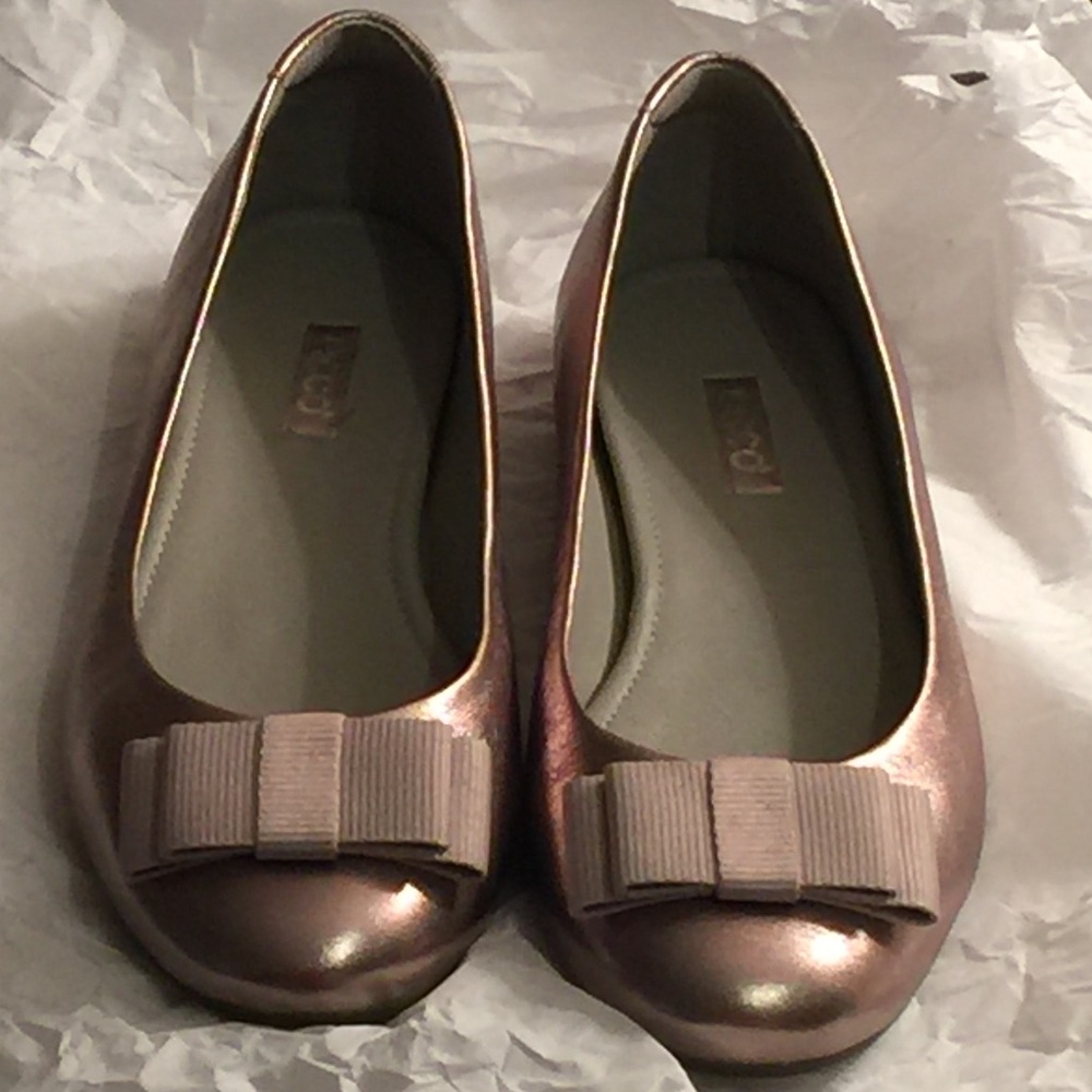 Pewter/Rose Flats w/ Bow Accent